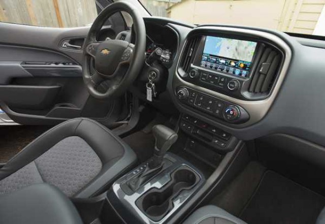 2017 Chevy Colorado Z71 interior