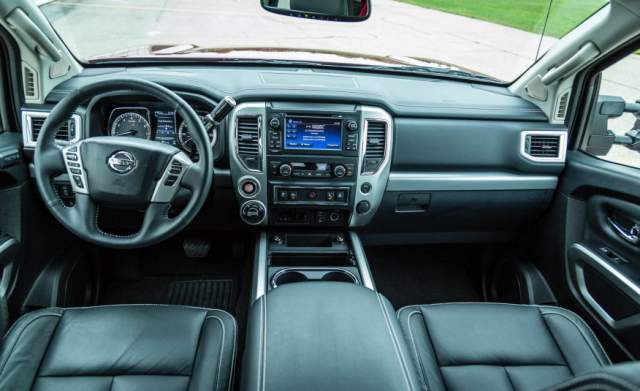 2017 Nissan Titan Pro-4X interior