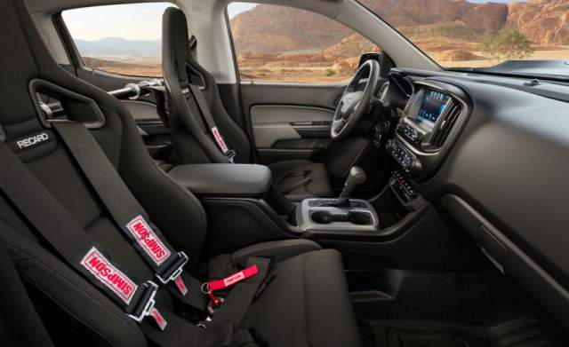 2017 Chevy Colorado ZH2 interior