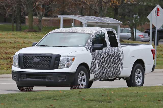 2018 Nissan Titan Extended Cab front