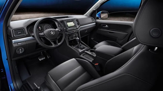 2022 VW Amarok interior