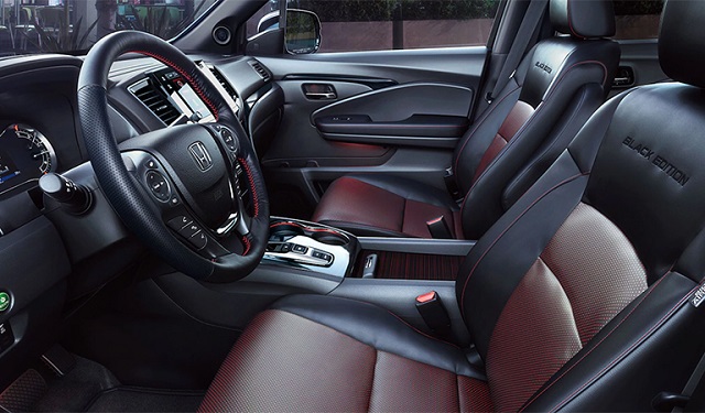 2023 Honda Ridgeline interior